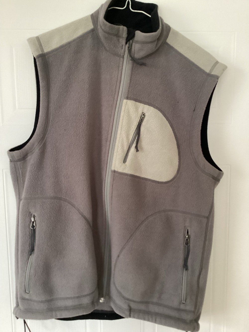 MEC Men's Gray and Cream Fleece Vest